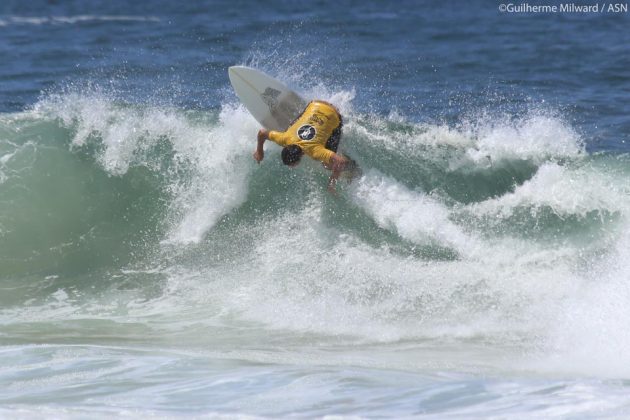 Matheus Rodrigues Segunda etapa, Circuito ASN, canto da pedra do Pampo, praia de Itacoatiara (RJ).  . Foto: Dunbar.