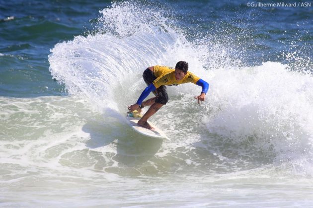 Matheus Rodrigues Segunda etapa, Circuito ASN, canto da pedra do Pampo, praia de Itacoatiara (RJ).  . Foto: Dunbar.