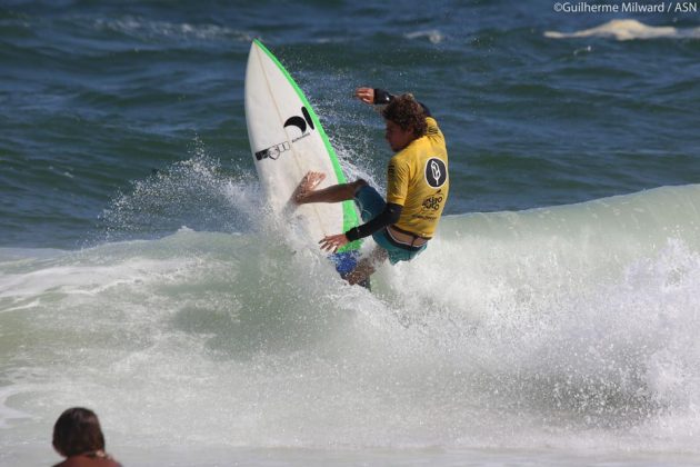 Theo Fresia Segunda etapa, Circuito ASN, canto da pedra do Pampo, praia de Itacoatiara (RJ).  . Foto: Dunbar.