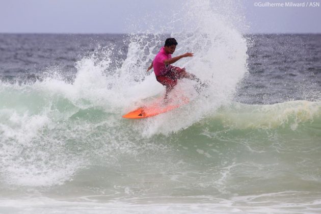 Tomaz Alvarez Segunda etapa, Circuito ASN, canto da pedra do Pampo, praia de Itacoatiara (RJ).  . Foto: Dunbar.