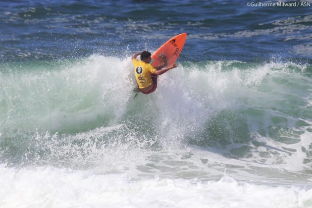 Tomaz Alvarez Segunda etapa, Circuito ASN, canto da pedra do Pampo, praia de Itacoatiara (RJ).  . Foto: Dunbar.