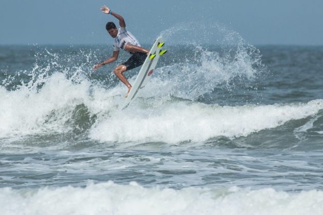 Tiago Silva Brasileiro Pro Junior, Peruíbe. Foto: Robin Senour.