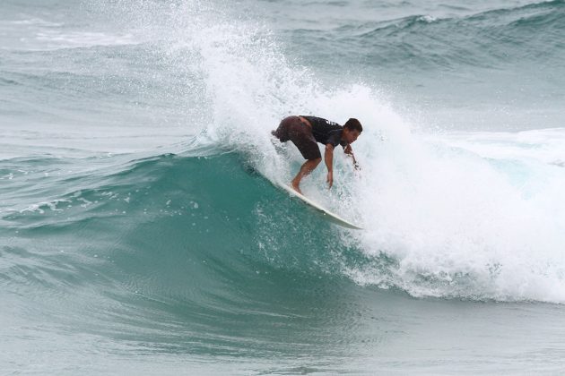 Guilherme Lopez, Circuito Estadual Pós 14, Itaúna, Saquarema (RJ). Foto: Fabiana Daltro.