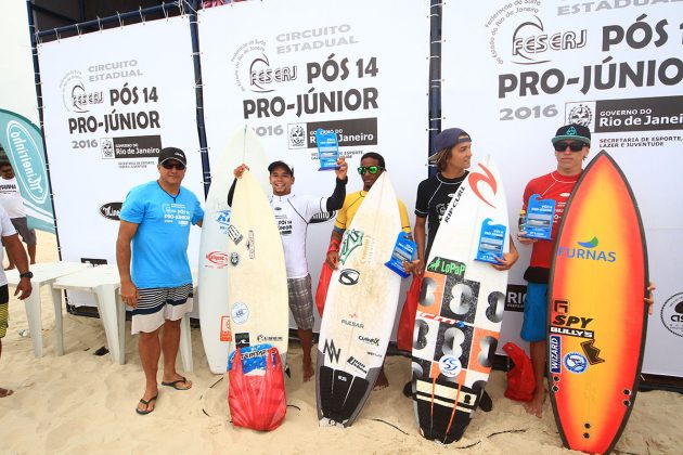 Podio Pro Junior, Circuito Estadual Pós 14, Itaúna, Saquarema (RJ). Foto: Fabiana Daltro.