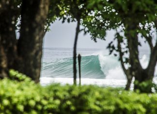 Turistas deixam Bali