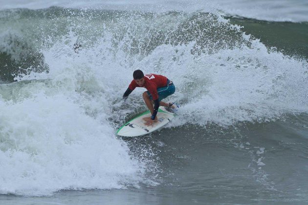 Théo Fresia, Hang Loose Surf Attack 2016, Itamambuca, Ubatuba (SP). Foto: Thais Serra.