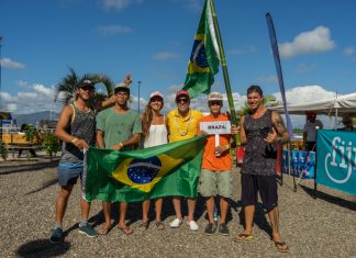 Equipes desfilam em Fiji