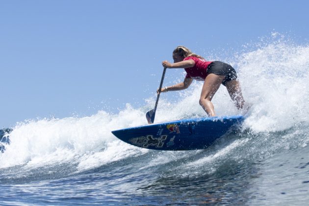 Izzi Gomez, Fiji ISA World SUP and Paddleboard Championship 2016, Cloudbreak. Foto: ISA / Reed.