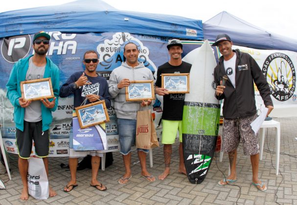 Pódio Local terceira etapa do Surf Treino AFS, Prainha, São Francisco do Sul (SC). Foto: Basílio Ruy.