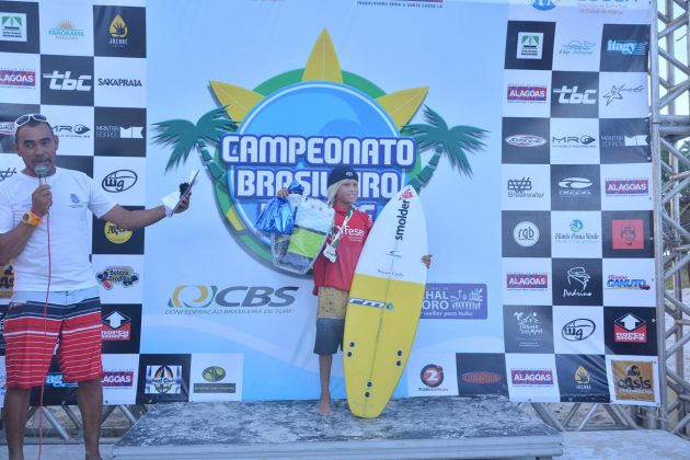 Yuri Barros (PB), campeão Sub 14 CBSurf Tour, praia do Francês, Marechal Deodoro, Alagoas. Foto: Raphael Lacerda .