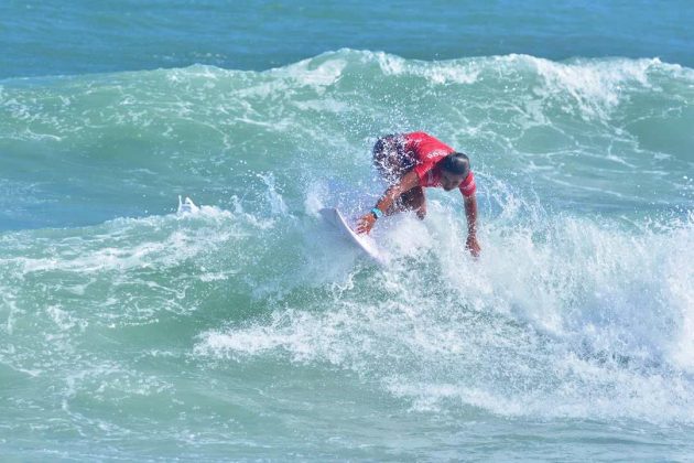 Luara Thompson CBSurf Tour, praia do Francês, Marechal Deodoro, Alagoas. Foto: Raphael Lacerda .