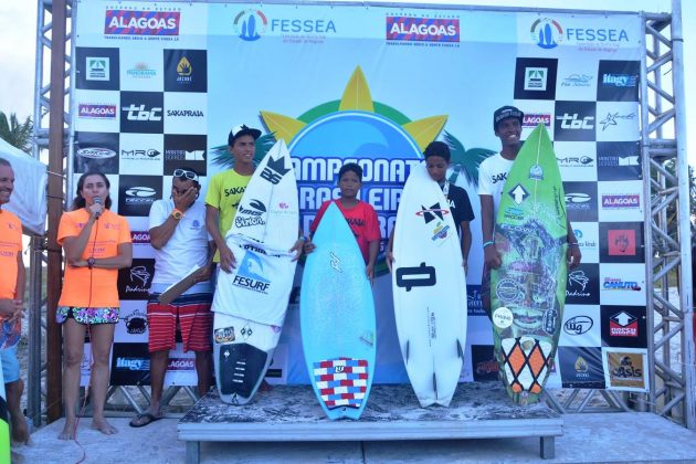 Finalistas Sub 14 CBSurf Tour, praia do Francês, Marechal Deodoro, Alagoas. Foto: Raphael Lacerda .