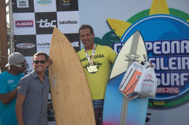 Grand Kahuna, Cláudio Marroquim (PE) CBSurf Master, Praia do Francês, Alagoas. Foto: Ricardo Freire.