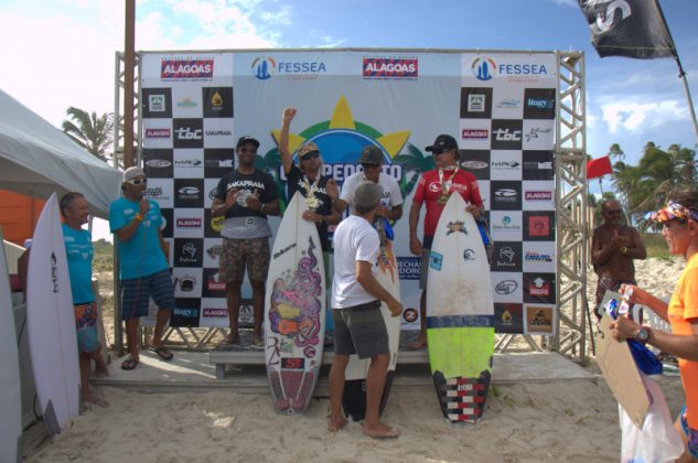 Kahuna, Jojó de Olivença (BA), Roni Ronaldo (SC), Dalmo Meireles (BA) e  Cardoso Júnior (CE) CBSurf Master, Praia do Francês, Alagoas. Foto: Ricardo Freire.