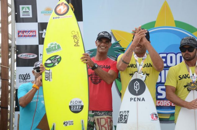 Master, Klinger Peixoto (AL), Saulo Carvalho (PB), Rogerio Dantas (CE) CBSurf Master, Praia do Francês, Alagoas. Foto: Ricardo Freire.