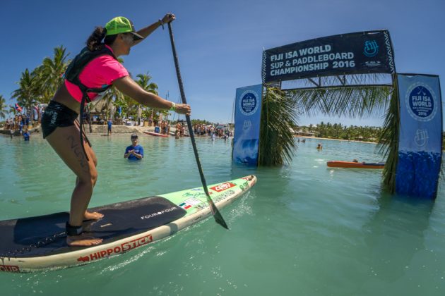 Alejandra Brito, Fiji ISA World SUP and Paddleboard Championship 2016, Cloudbreak. Foto: ISA / Sean Evans .