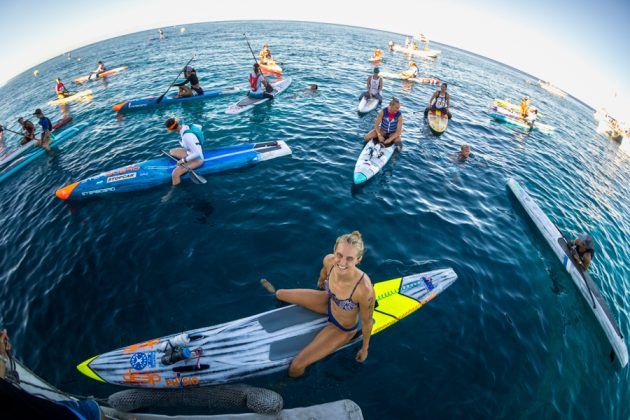 Harriet Brown, Fiji ISA World SUP and Paddleboard Championship 2016, Cloudbreak. Foto: ISA / Sean Evans .