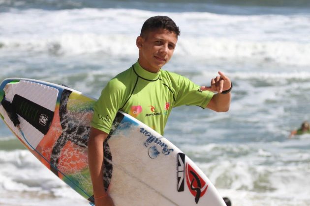 Caio Costa terceira etapa do Circuito Medina/ASM de Surf 2016, Maresias, São Sebastião. Foto: Sebastian Rojas.