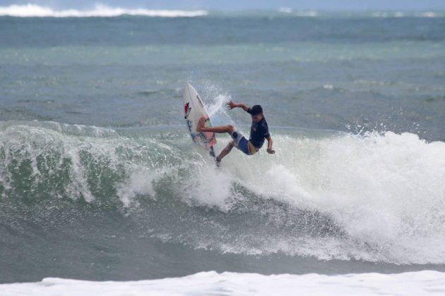 Caio Oliveira terceira etapa do Circuito Medina ASM, Praia de Maresias, São Sebastião. Foto: Sebastian Rojas.