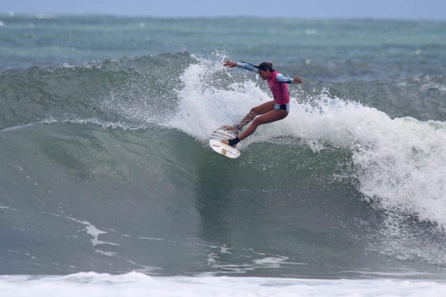 Carol Bonelli terceira etapa do Circuito Medina ASM, Praia de Maresias, São Sebastião. Foto: Sebastian Rojas.