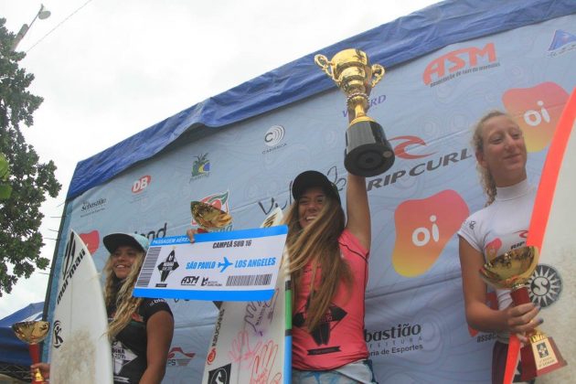 Carol Bonelli terceira etapa do Circuito Medina ASM, Praia de Maresias, São Sebastião. Foto: Sebastian Rojas.