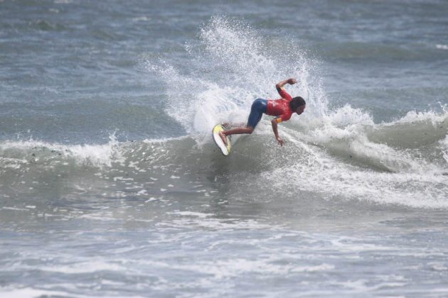 Lucas Vicente terceira etapa do Circuito Medina ASM, Praia de Maresias, São Sebastião. Foto: Sebastian Rojas.