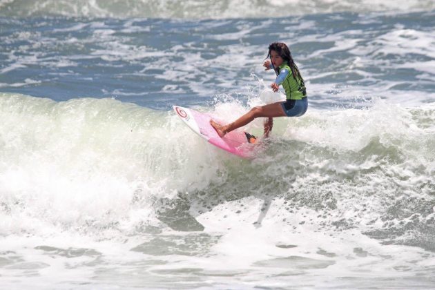 Sophia Medina terceira etapa do Circuito Medina ASM, Praia de Maresias, São Sebastião. Foto: Sebastian Rojas.