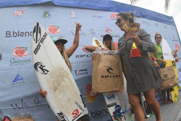 Tainá Hinckel terceira etapa do Circuito Medina ASM, Praia de Maresias, São Sebastião. Foto: Sebastian Rojas.