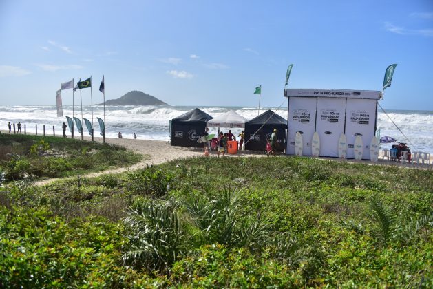 Estadual Pós-14 e Pro Junior 2016, Grumari (RJ). Foto: Nelson Veiga.