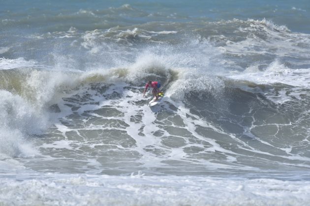 Daniel Templar, Estadual Pós-14 e Pro Junior 2016, Grumari (RJ). Foto: Nelson Veiga.