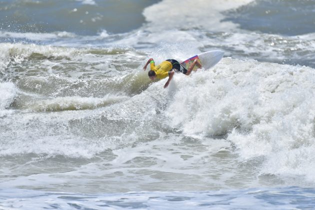 João Vitor, Estadual Pós-14 e Pro Junior 2016, Grumari (RJ). Foto: Nelson Veiga.