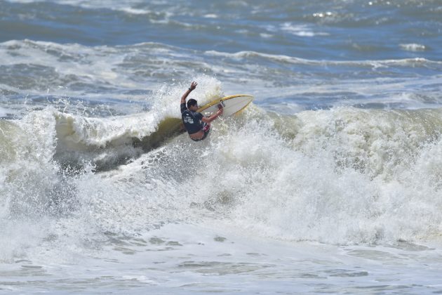 Phillipe Chagas, Estadual Pós-14 e Pro Junior 2016, Grumari (RJ). Foto: Nelson Veiga.