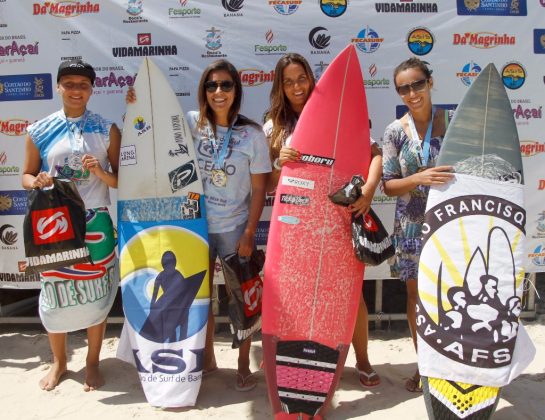 Pódio Feminino Segunda etapa do Vida Marinha Surfing Games Interassociações 2016, praia do Santinho, Florianópolis (SC). Foto: Basílio Ruy.