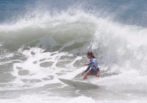 Manuela Pacheco da ASIS Ingleses e Santinho Segunda etapa do Vida Marinha Surfing Games Interassociações 2016, praia do Santinho, Florianópolis (SC). Foto: Basílio Ruy.