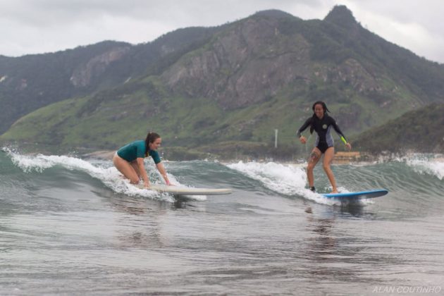 Rio Surf’n’Stay promove segunda edição do camp para mulheres que querem aprimorar o surfe. Foto: Mounique Santos.