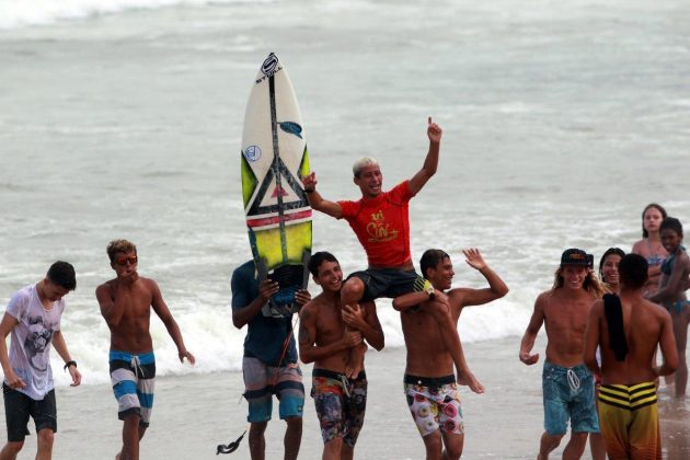 Alax Soares 21º A Tribuna de Surf Colegial, Praia do Tombo, Guarujá. Foto: Rogerio Soares.