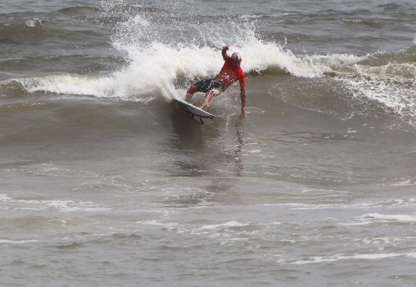 Alax Soares 21º A Tribuna de Surf Colegial, Praia do Tombo, Guarujá. Foto: Rogerio Soares.