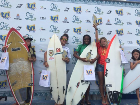 21º A Tribuna de Surf Colegial, Praia do Tombo, Guarujá. Foto: Fábio Maradei.