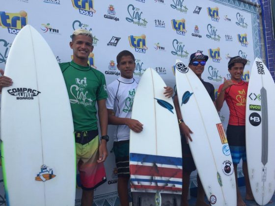 21º A Tribuna de Surf Colegial, Praia do Tombo, Guarujá. Foto: Fábio Maradei.