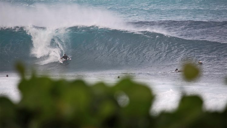 Adriano de Souza, Pipeline, Havaí. Foto: Ígor Maciel.