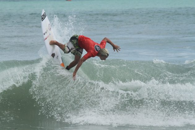 Matheus Sena, Pena Little Monster 2017, Ronco do Mar, Paracuru (CE). Foto: Lima Jr. .