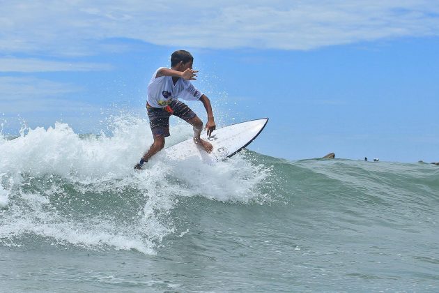 Instituto Gabriel Medina durante o Encontro Paulista de Escolas de Surf, na Praia da Baleia, em São Sebastião. Foto: Adriana Berlinck.