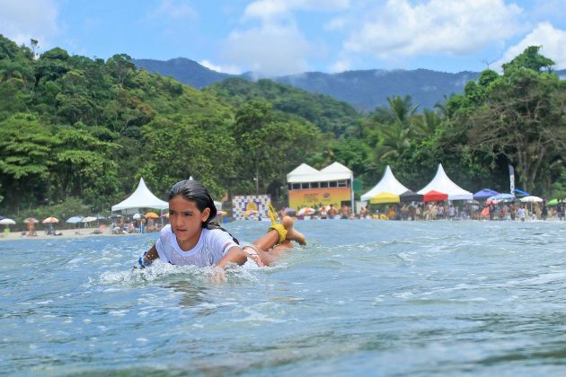 Instituto Gabriel Medina durante o Encontro Paulista de Escolas de Surf, na Praia da Baleia, em São Sebastião. Foto: Adriana Berlinck.