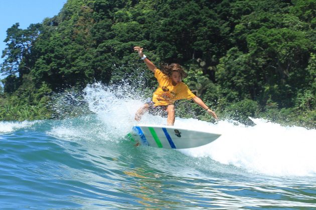 Instituto Gabriel Medina durante o Encontro Paulista de Escolas de Surf, na Praia da Baleia, em São Sebastião. Foto: Adriana Berlinck.