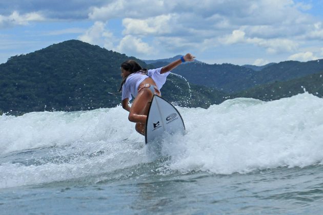 Instituto Gabriel Medina durante o Encontro Paulista de Escolas de Surf, na Praia da Baleia, em São Sebastião. Foto: Adriana Berlinck.