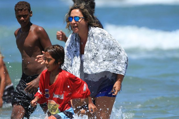 Instituto Gabriel Medina durante o Encontro Paulista de Escolas de Surf, na Praia da Baleia, em São Sebastião. Foto: Adriana Berlinck.