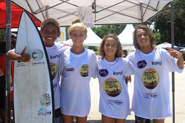 Instituto Gabriel Medina durante o Encontro Paulista de Escolas de Surf, na Praia da Baleia, em São Sebastião. Foto: Adriana Berlinck.