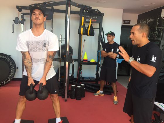 Mais focado, Gabriel Medina intensifica treinos visando abertura do Tour na Austrália. Foto: Fábio Maradei.