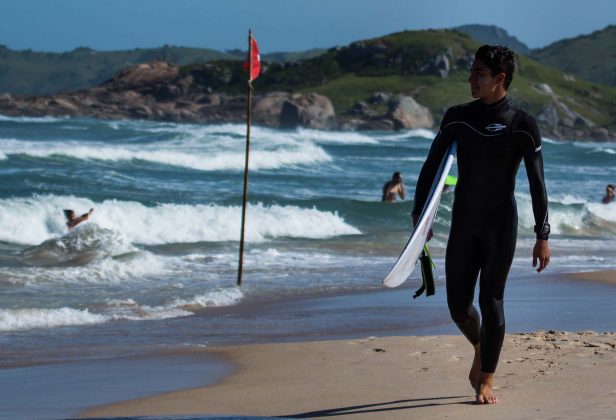 Leo Barcelos, Praia da Ferrugem, Garopaba. Foto: Manoel Rene.