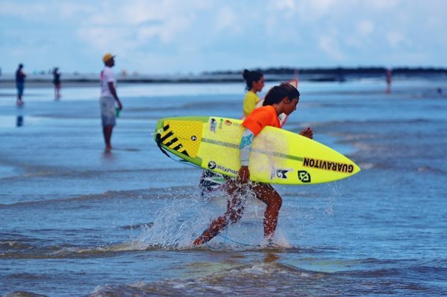 Carol Bonelli (RJ) primeira etapa CBSurf Tour, Praia de Atalaia, Salinópolis (PA). Foto: Denys Sarmanho.